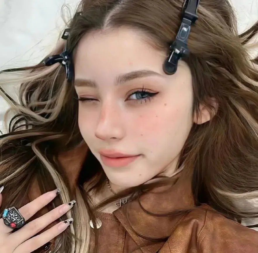 华颐:吞噬怪物的孩子